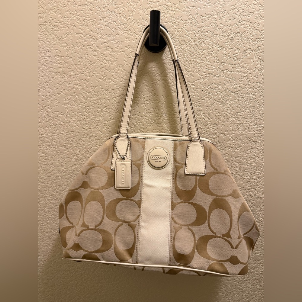 Coach Signature F17424 Kisslock Carryall Handbag Purse